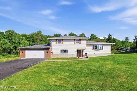 430 Delaware St, Mayfield, PA 18433