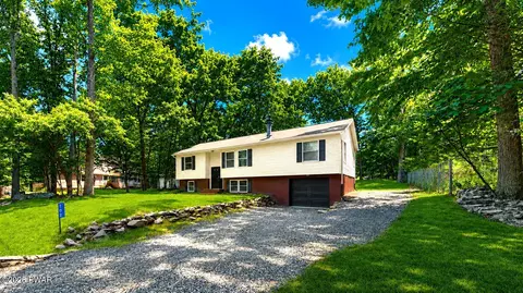 102 Forest Rd, Dingmans Ferry, PA 18328