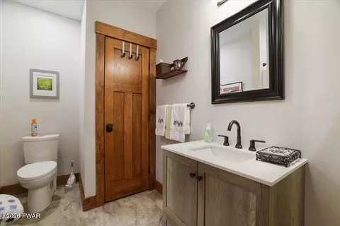 Bath - 2350 Eagle Path, Bushkill, PA 18324 photo 4 of 4