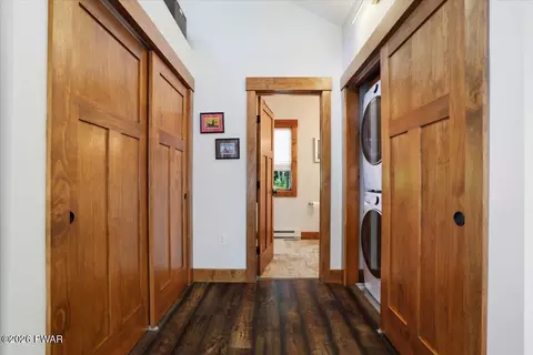 Entry Way - 2350 Eagle Path, Bushkill, PA 18324 photo 1 of 2