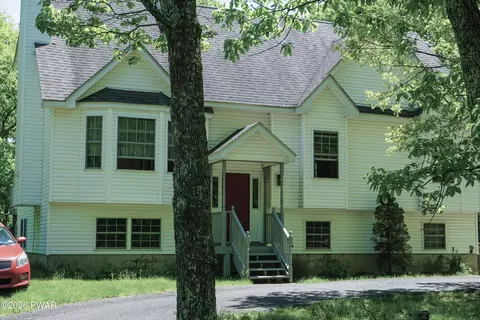 106 Lakeview Ct, Milford, PA 18337
