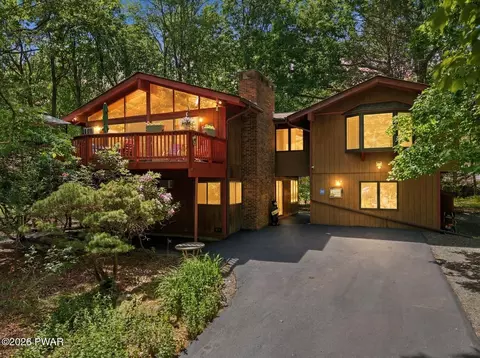 106 Lincoln Dr, Lords Valley, PA 18428