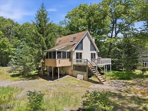 129 Cherry Point Cir, Canadensis, PA 18325