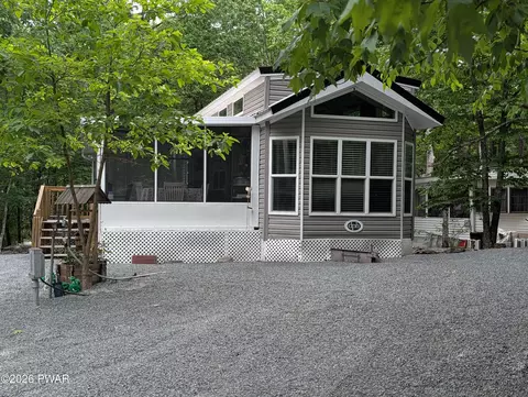 1507 Elk Ln, Shohola, PA 18458
