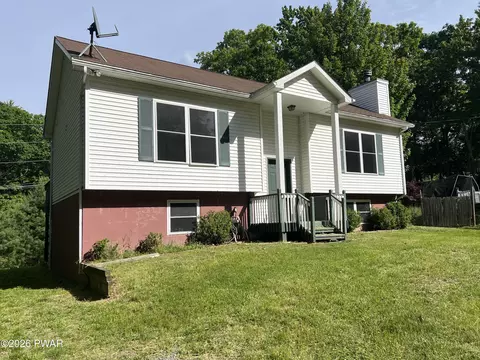126 Deer Trl, Dingmans Ferry, PA 18328