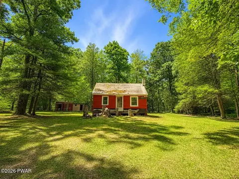 110 Blooming Grove Ln, Tafton, PA 18464
