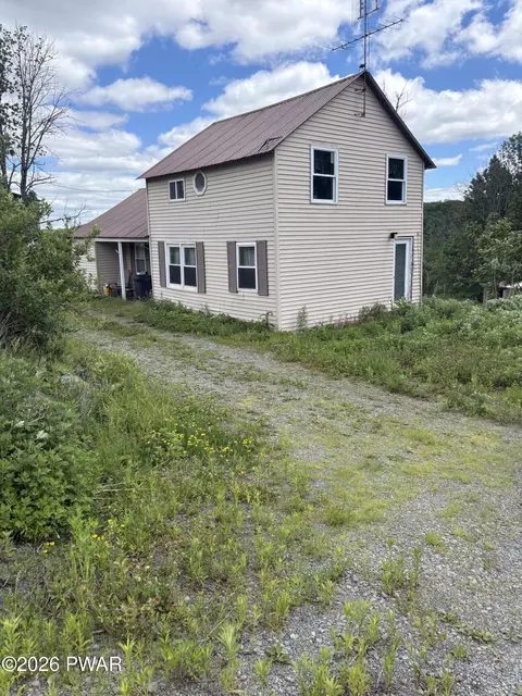 274 Hellmers Hill Rd, Equinunk, PA 18417