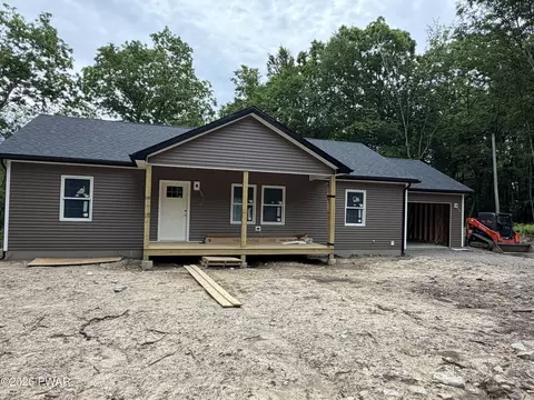 231 Pocono Mountain Forest Dr, Dingmans Ferry, PA 18328