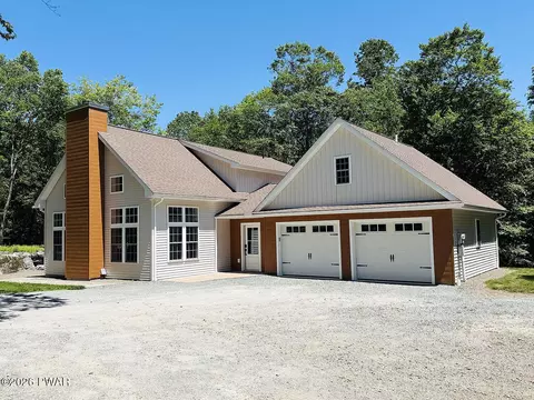 35 Highridge Rd, Equinunk, PA 18417