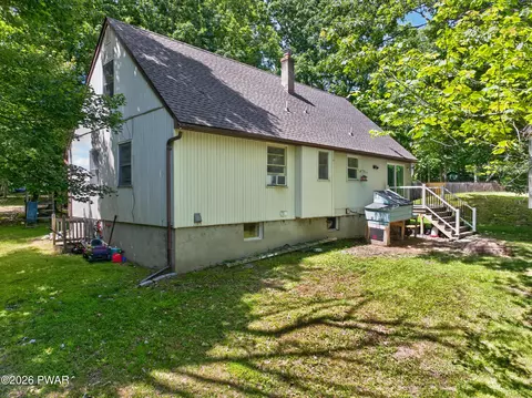 Exterior - 112 Partridge Ct, Dingmans Ferry, PA 18328 photo 5 of 6