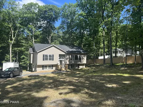 119 Almond Ct, Milford, PA 18337