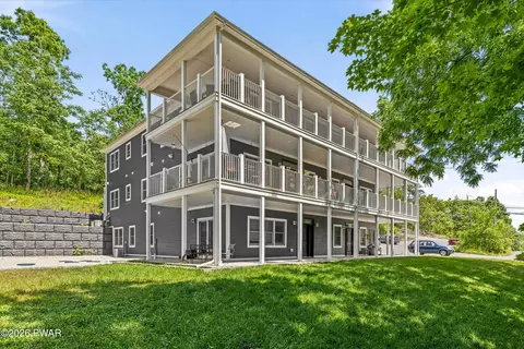812 Broad St, Milford, PA 18337