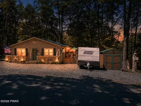 147 Bear Rock Rd, Lake Ariel, PA 18436