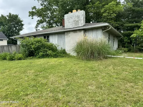 6 Moosic St, Moosic, PA 18507 photo 2