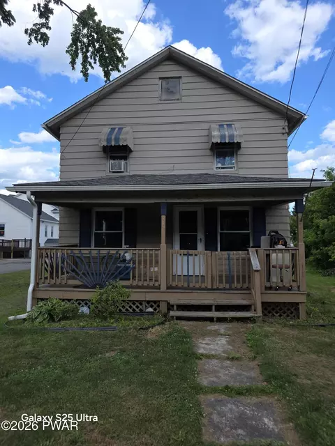 142 Center St, Waymart, PA 18472