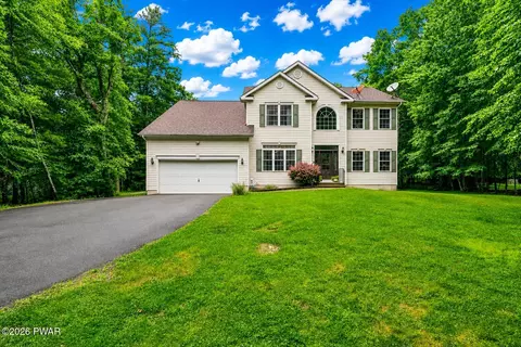 103 W Mulberry Dr, Milford, PA 18337