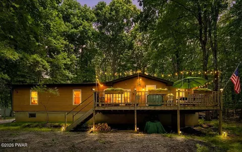 110 E Shore Dr, Hawley, PA 18428