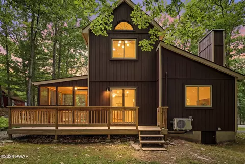 140 Maple Leaf Rd, Lackawaxen, PA 18435