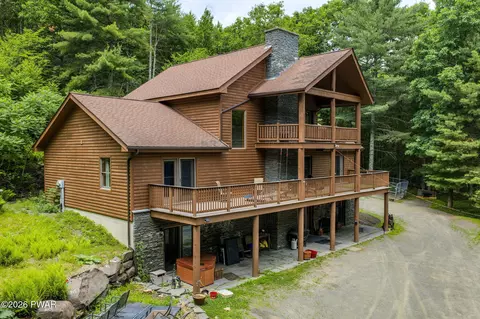 105 Sugar Mountain Rd, Lackawaxen, PA 18435