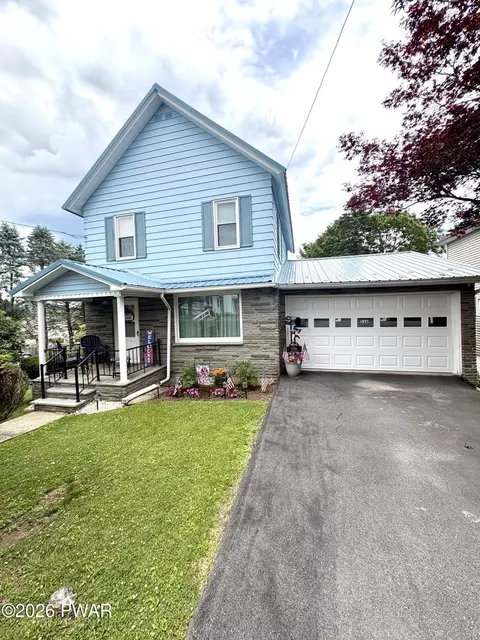 526 Susquehanna St, Forest City, PA 18421