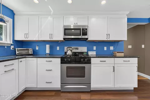 Kitchen - 103 Compton Ct, Millrift, PA 18340 photo 3 of 6