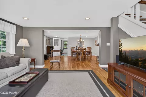 Living - 103 Compton Ct, Millrift, PA 18340 photo 3 of 4