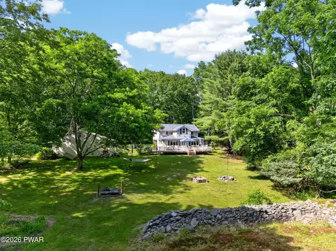 103 Compton Ct, Millrift, PA 18340