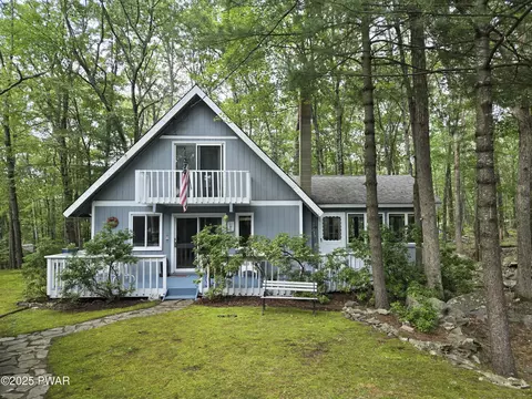 103 Blueridge Ln, Lords Valley, PA 18428