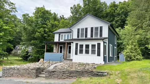207 Highland St, Hawley, PA 18428