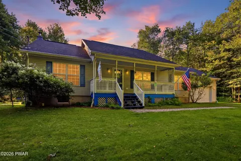 710 Hemlock Rd, Waymart, PA 18472