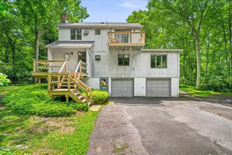 126 Wildwood Ter, Shohola, PA 18458