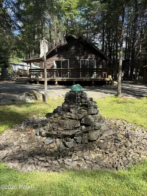 344 Forest Dr, Lakeville, PA 18438