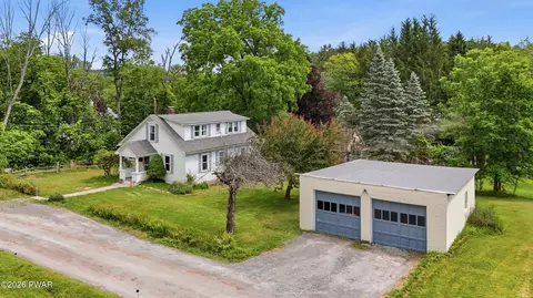 4 Corey St, Honesdale, PA 18431