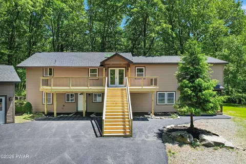 109 Widgeon Ln, Lords Valley, PA 18428