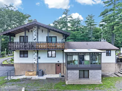 162 Doolan Rd, Dingmans Ferry, PA 18328 photo 5