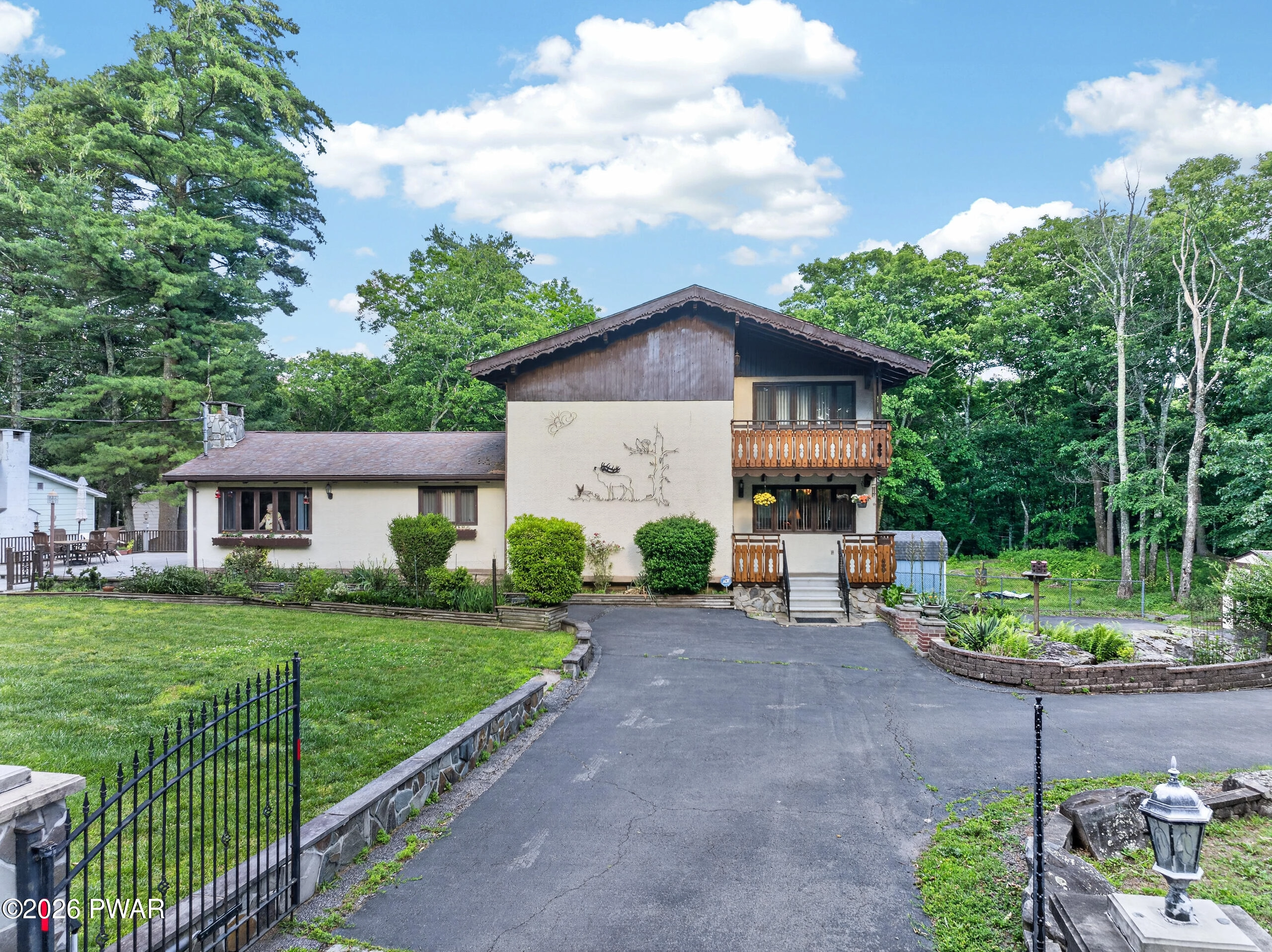 162 Doolan Rd, Dingmans Ferry, PA 18328 photo 2