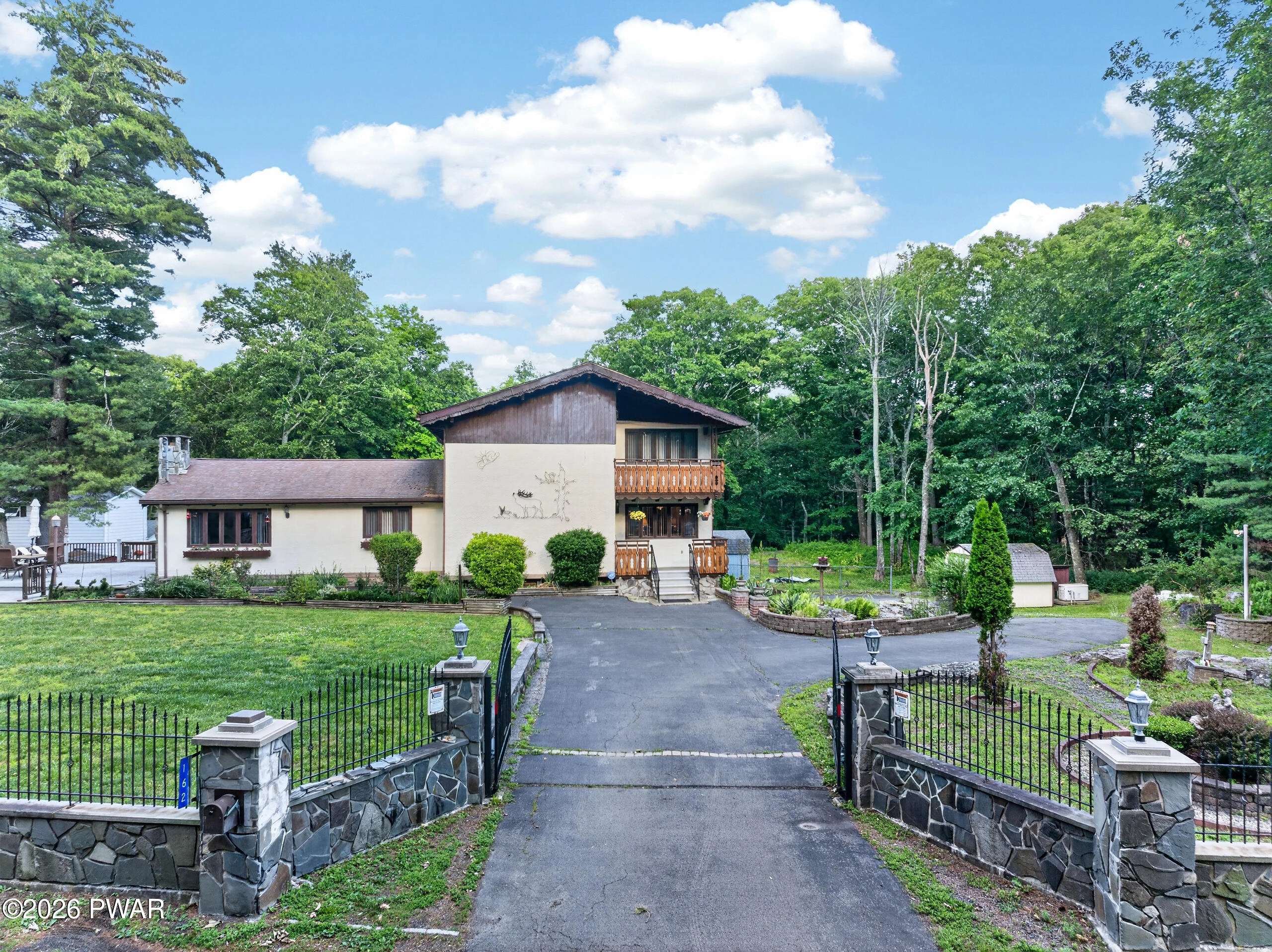 162 Doolan Rd, Dingmans Ferry, PA 18328 photo 1