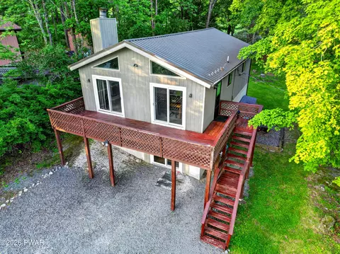 2217 High Point Dr, Lake Ariel, PA 18436