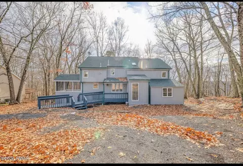 123 Banbury Dr, Bushkill, PA 18324