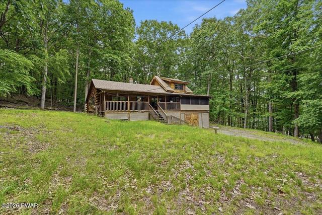 105 Alta Ln, Tafton, PA 18464