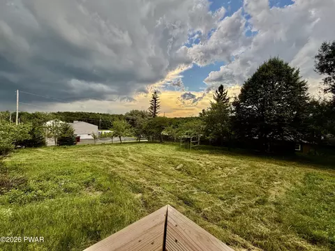 1443 Hamlin Hwy, Lake Ariel, PA 18436