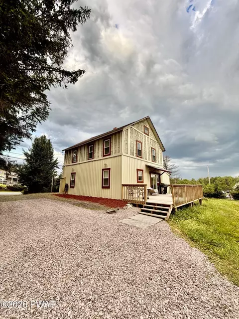 1443 Hamlin Hwy, Lake Ariel, PA 18436