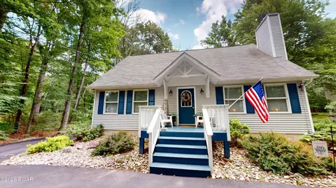 117 Lone Pine Bay, Hawley, PA 18428