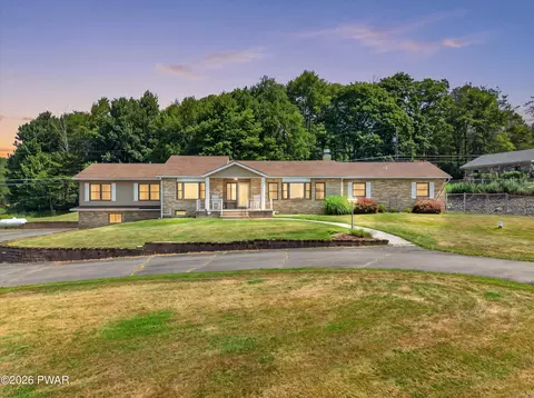 196 Lake Paupack Rd, Greentown, PA 18426