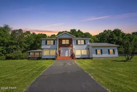 1163 Bush Rd, Cresco, PA 18326