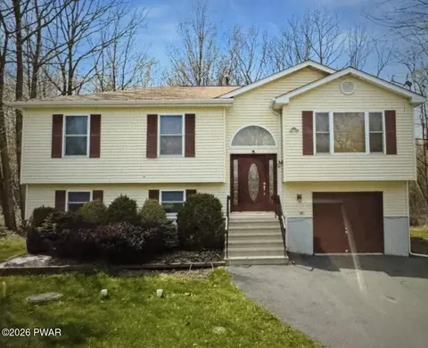 825 Clearview Dr, Long Pond, PA 18334