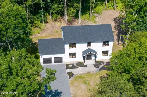 122 Poplar Dr, Milford, PA 18337