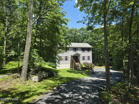 102 Bobwood Ln, Milford, PA 18337