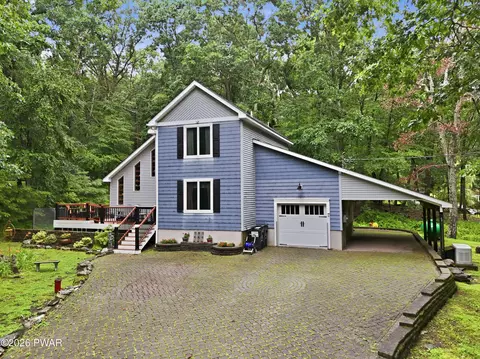 105 Laurel Ct, Milford, PA 18337