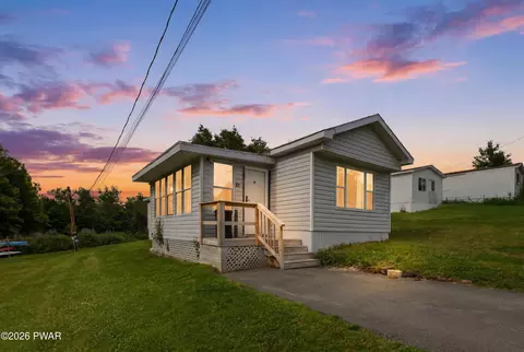12 Mountain Laurel Vlg, Spring Brook, PA 18444
